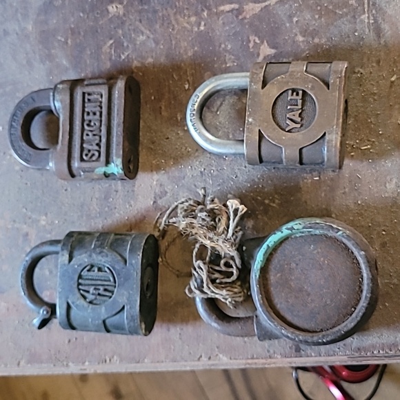 vintage brass pad locks - Picture 2 of 2